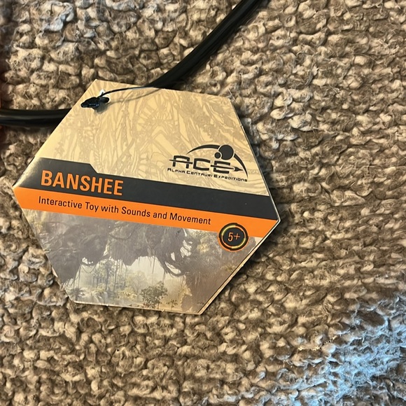 Disney Parks ACE Pandora Avatar Banshee Interactive Shoulder Toy Yellow/Orange - Picture 3 of 15